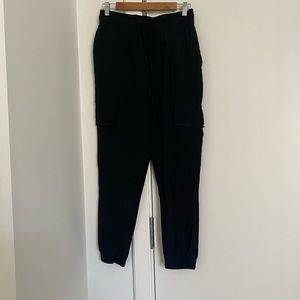 2/$20 Zara women’s black jogger pants M